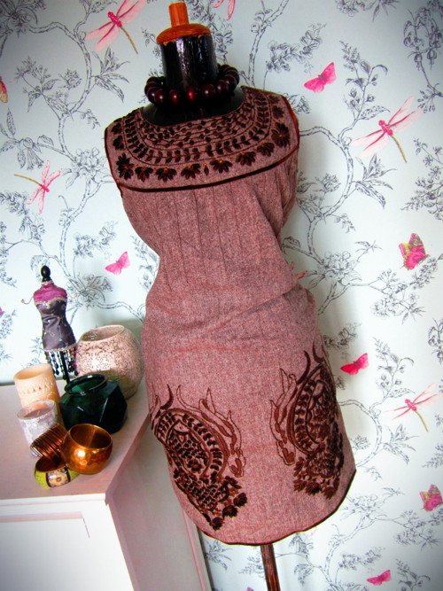 Šaty vyšívaný tweed — foto 1