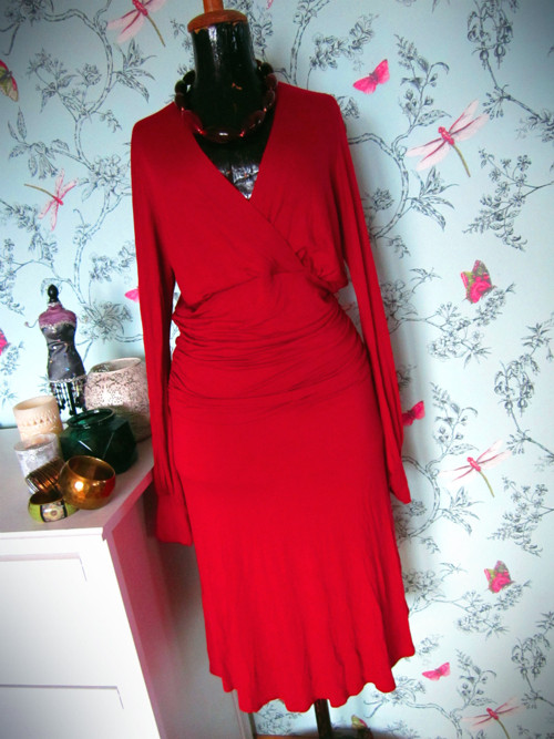 Šaty red elegance — foto 1