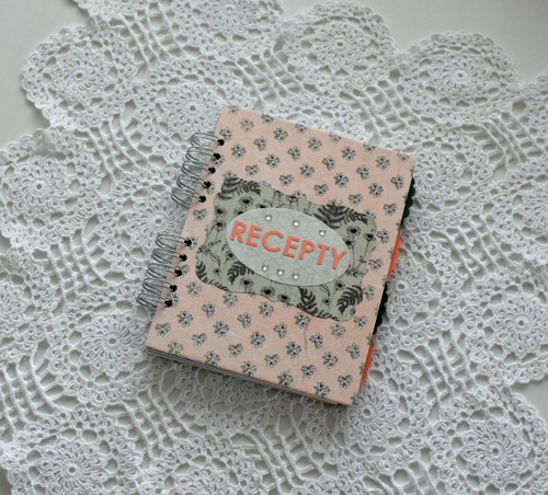 Receptář "růžový s kvítky" — foto 1