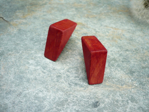 Simply Wooden in Red... bukové náušnice, pecky