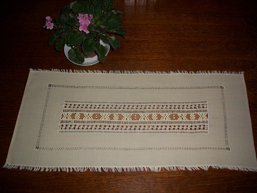 Ubrus - vyšívání - na tesilenu - 70 x 32 cm