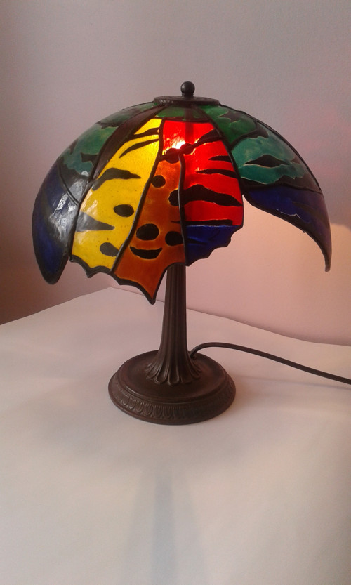 Lampa z krídel motýlov