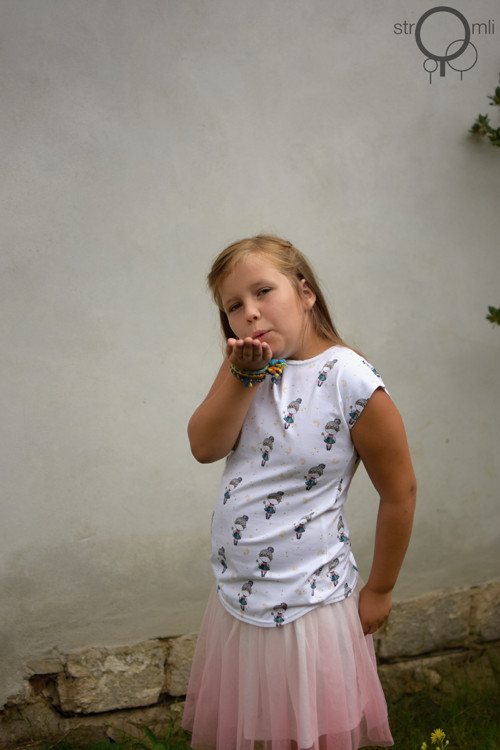 Bílé jako víla, vel. 2-3 roky — foto 1