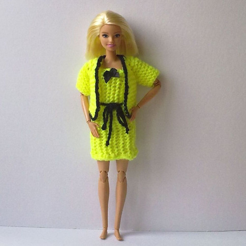 Oblečky pro Barbie - šaty, kabátek — foto 1