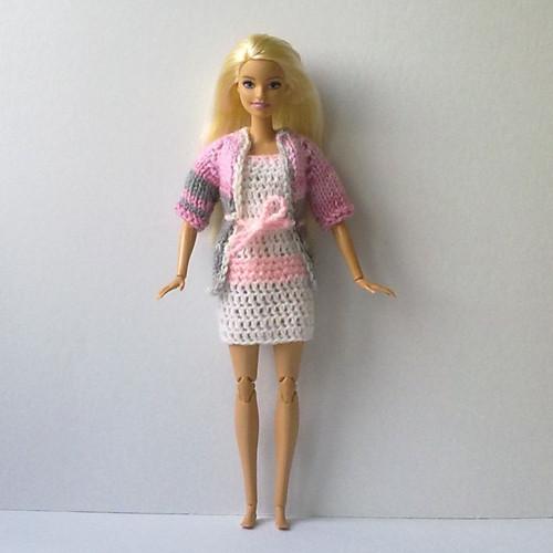 Oblečky pro Barbie - šaty, kabátek — foto 1