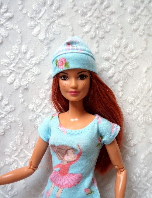 Čepice pro Barbie — foto 1