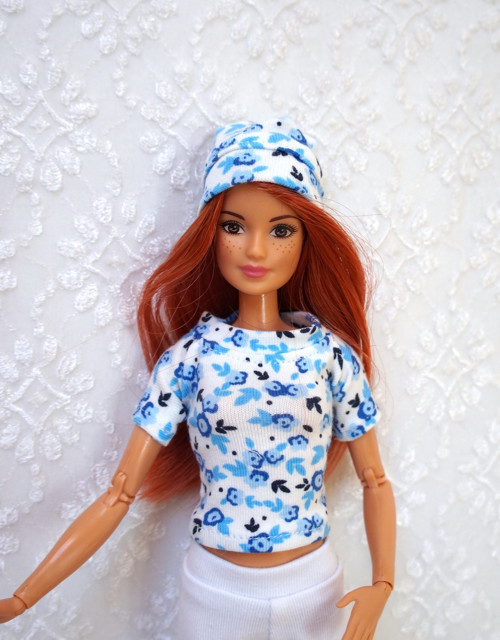 Čepice pro Barbie — foto 1