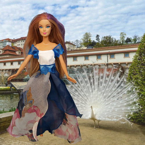 Modro-bílé šatičky pro panenku Barbie — foto 1