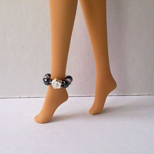 Šperky pro Barbie - náramek na nohu