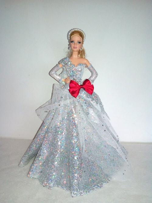 Šaty pro Barbie — foto 1