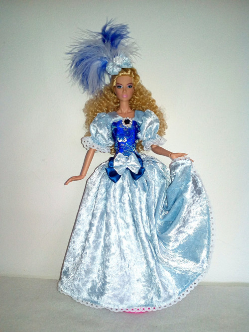 Šaty pro Barbie — foto 1
