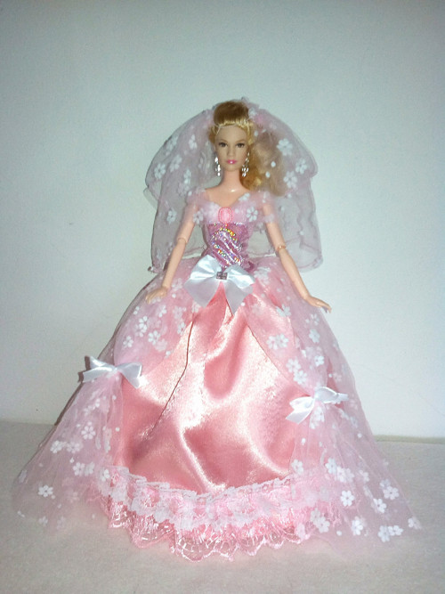 Šaty pro Barbie — foto 1