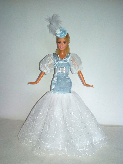 Šaty pro Barbie — foto 1