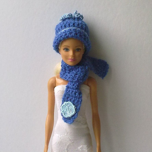 Oblečky pro Barbie - čepice, šála — foto 1