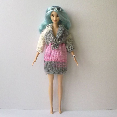 Oblečky pro Barbie - šaty + nárámek — foto 1