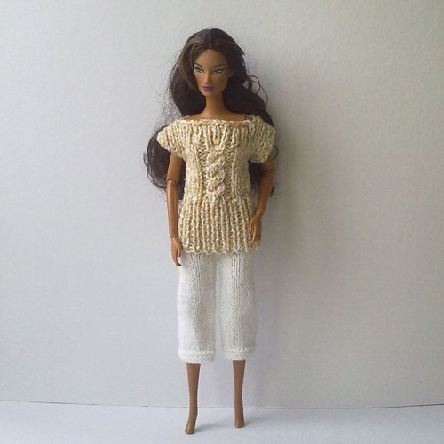Oblečky pro Barbie - triko, kraťasy — foto 1