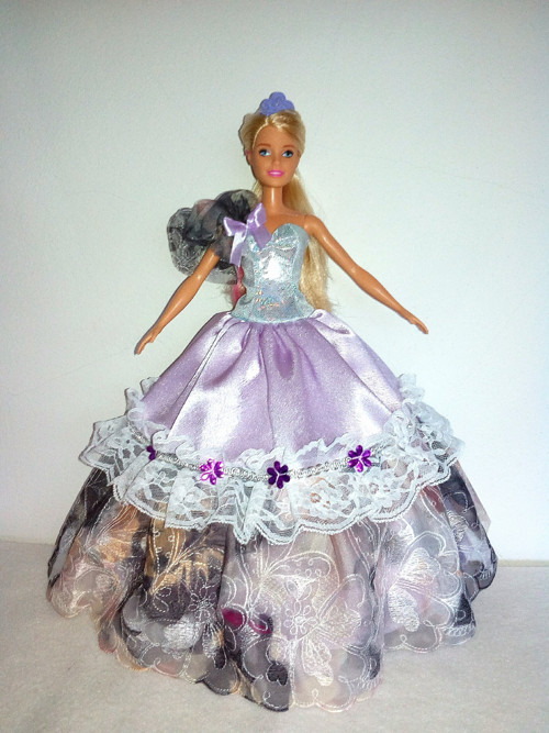 Šaty pro Barbie — foto 1