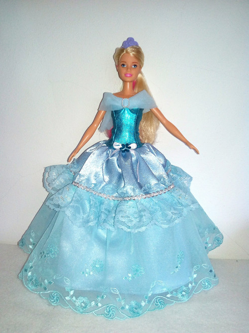 Šaty pro Barbie — foto 1