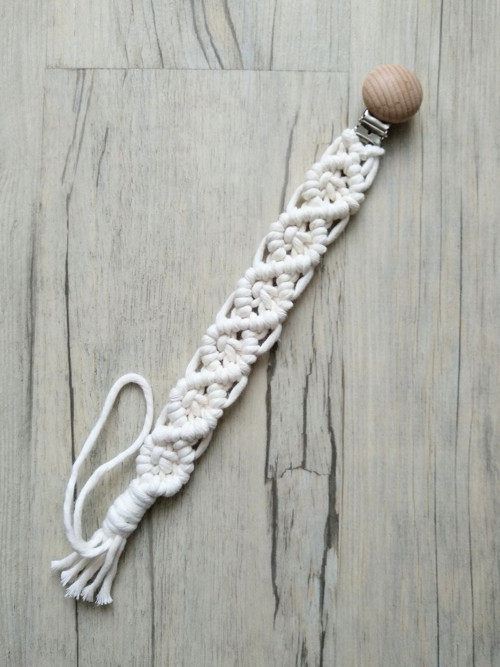 Macramé klip na dudlík - Natural — foto 1