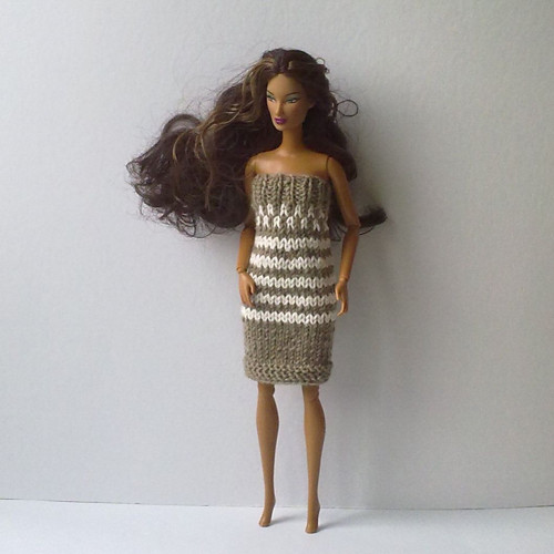 Oblečky pro Barbie - šaty — foto 1