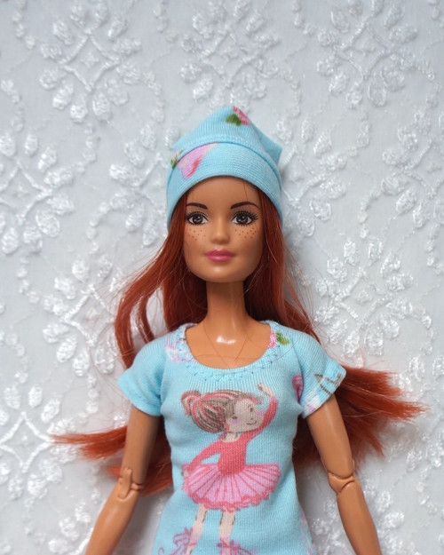 Čepice pro Barbie — foto 1