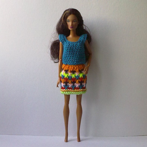 Oblečky pro Barbie - triko, sukně — foto 1