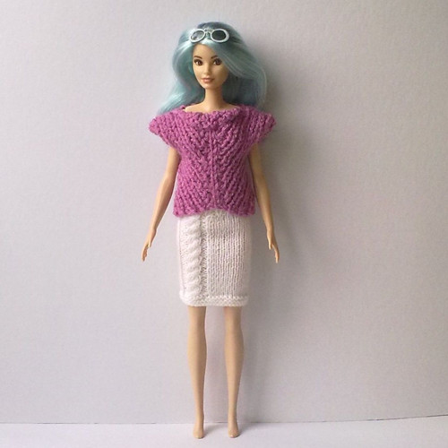 Oblečky pro Barbie - triko, sukně — foto 1