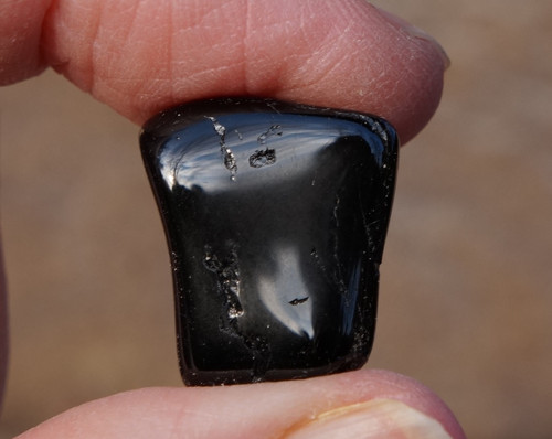Černý turmalín (18 mm) J5557