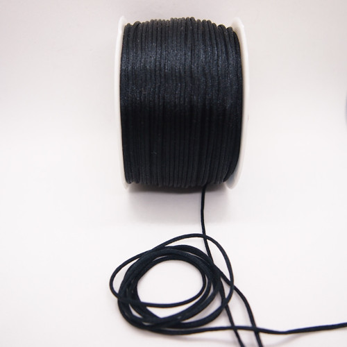 Šňůrka saténová 1mm černá (1 metr)