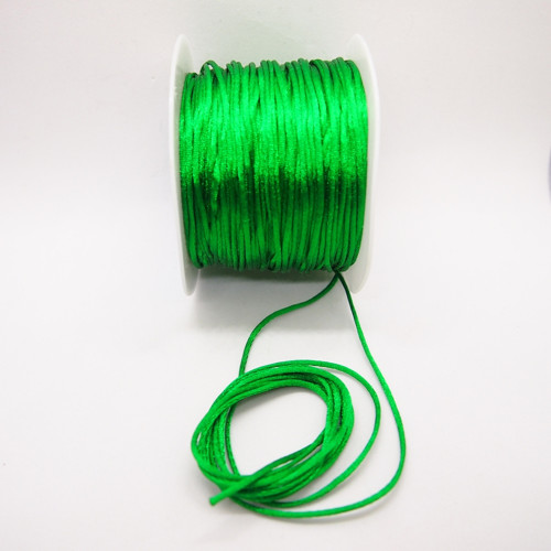 Šňůrka saténová 1mm zelená (1 metr)