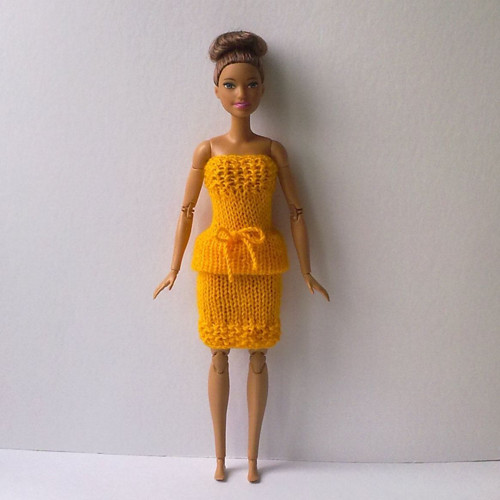 Oblečky pro Barbie - šaty