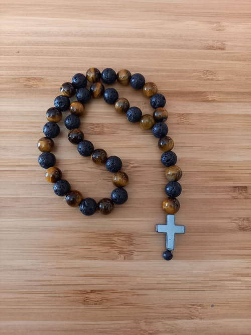 Růženec do auta z lávy a tygřího oka