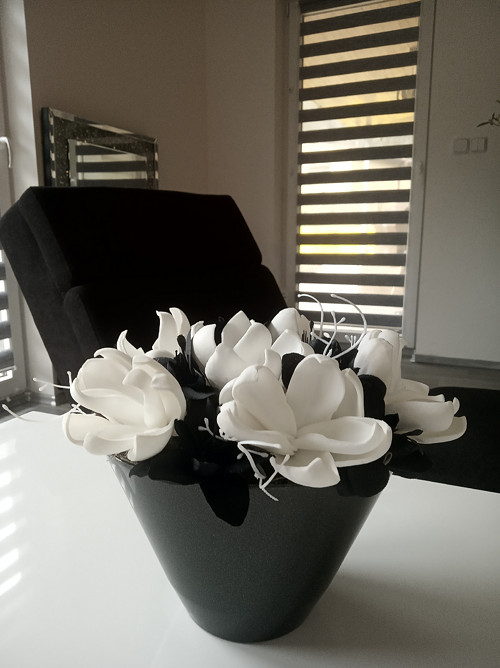 Black and White — foto 1