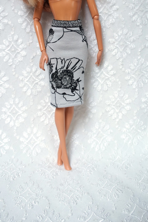 Delší sukně pro Barbie — foto 1