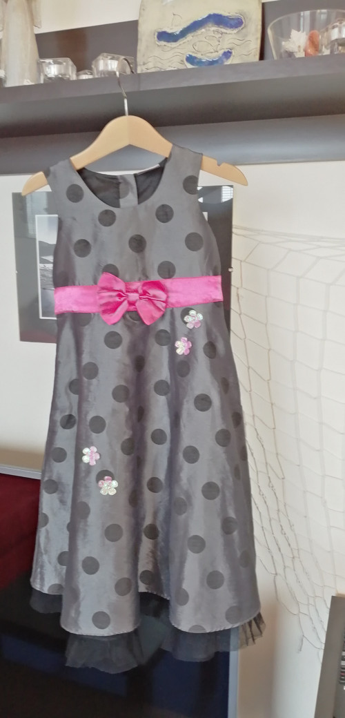 Recyklo šaty Puntíky — foto 1