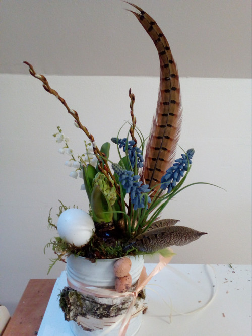 Natural floral box . Květinový plecháček