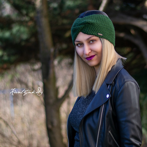 Překřížená v zelené.. (čelenka) — foto 1