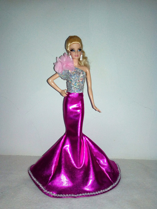 Šaty pro Barbie — foto 1