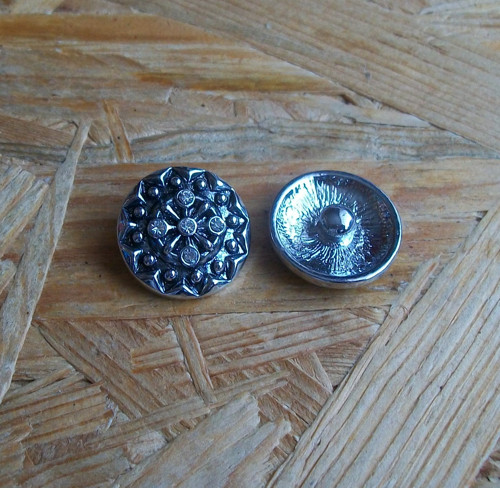 Stiskací Buton S Čirými Kamínky 18 mm