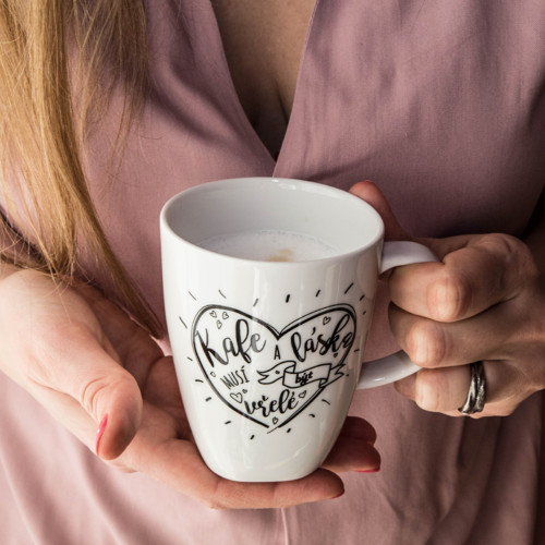 Kafe a láska musí být vřelé