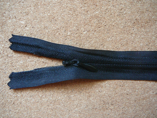Spirálový zip skrytý 16 mm