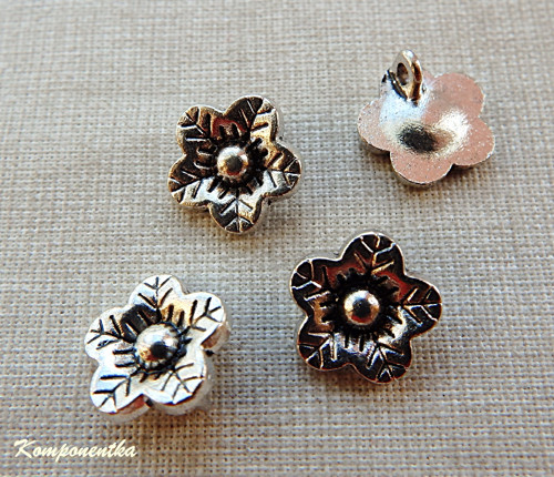 Kovový přívěsek kvítek 11x11mm 2kusy