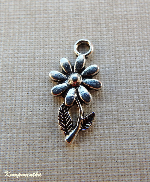 Kovový přívěsek kytička 19x10mm 1kus