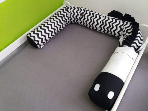 Zebra - válec, mantinel 2m — foto 1