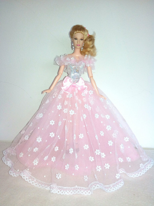 Šaty pro Barbie — foto 1