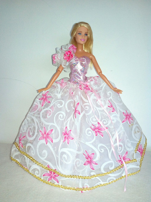 Šaty pro Barbie — foto 1