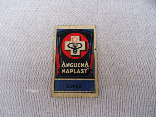 Černá náplast — foto 1