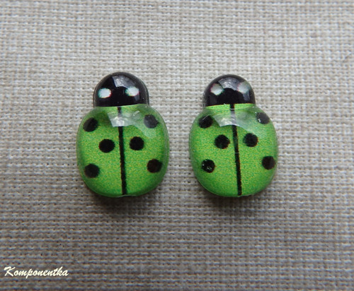 Kabošon resin beruška 9x13mm 2kusy