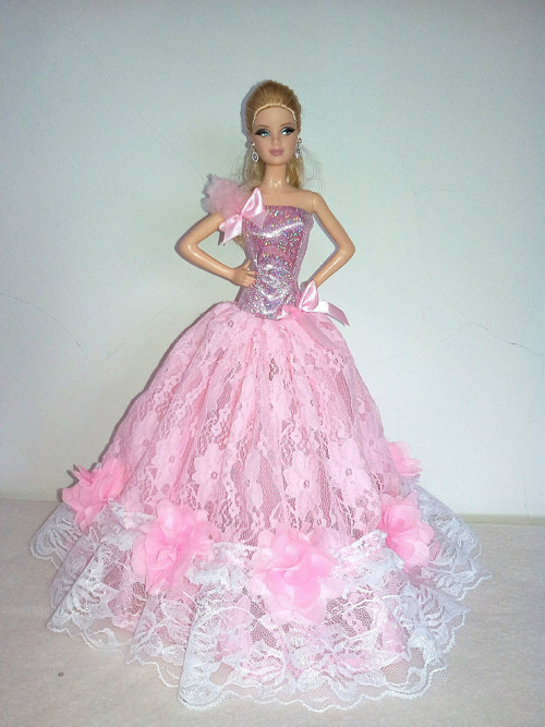Šaty pro Barbie — foto 1