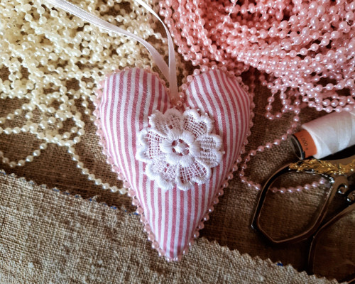 Obšité perličkami č.2 — foto 1